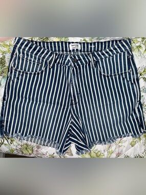 Kensie The Short Navy & White Vertical Stripe Denim Shorts